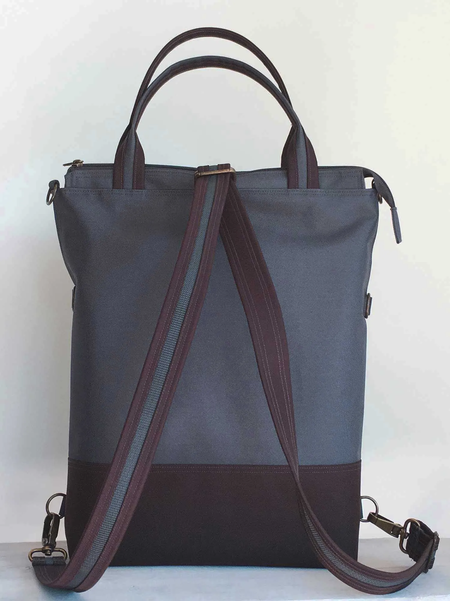 15 in Convertible Messenger Crossbody Backpack