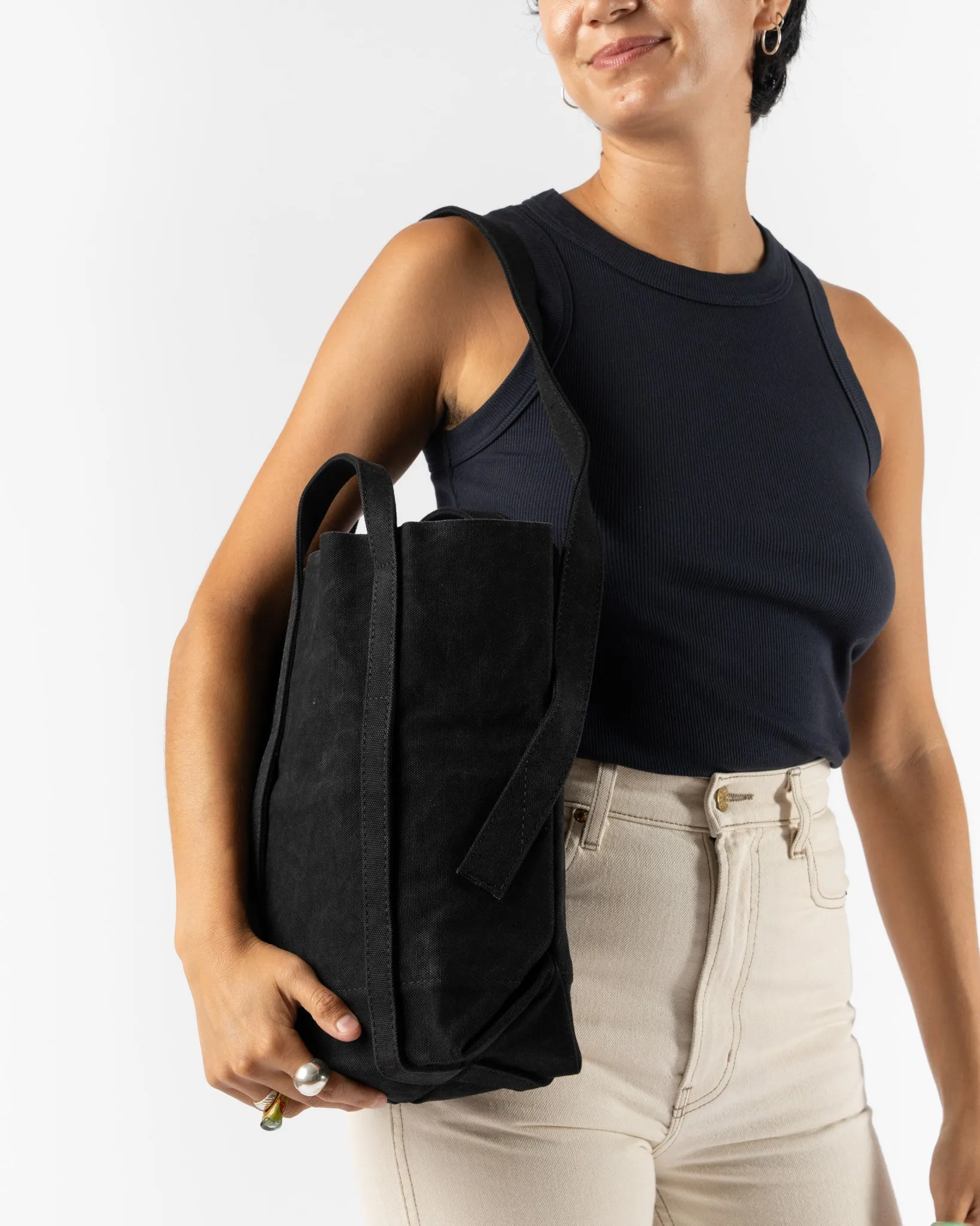 Amiacalva Washed Canvas 2 Way Messenger Bag S in Black