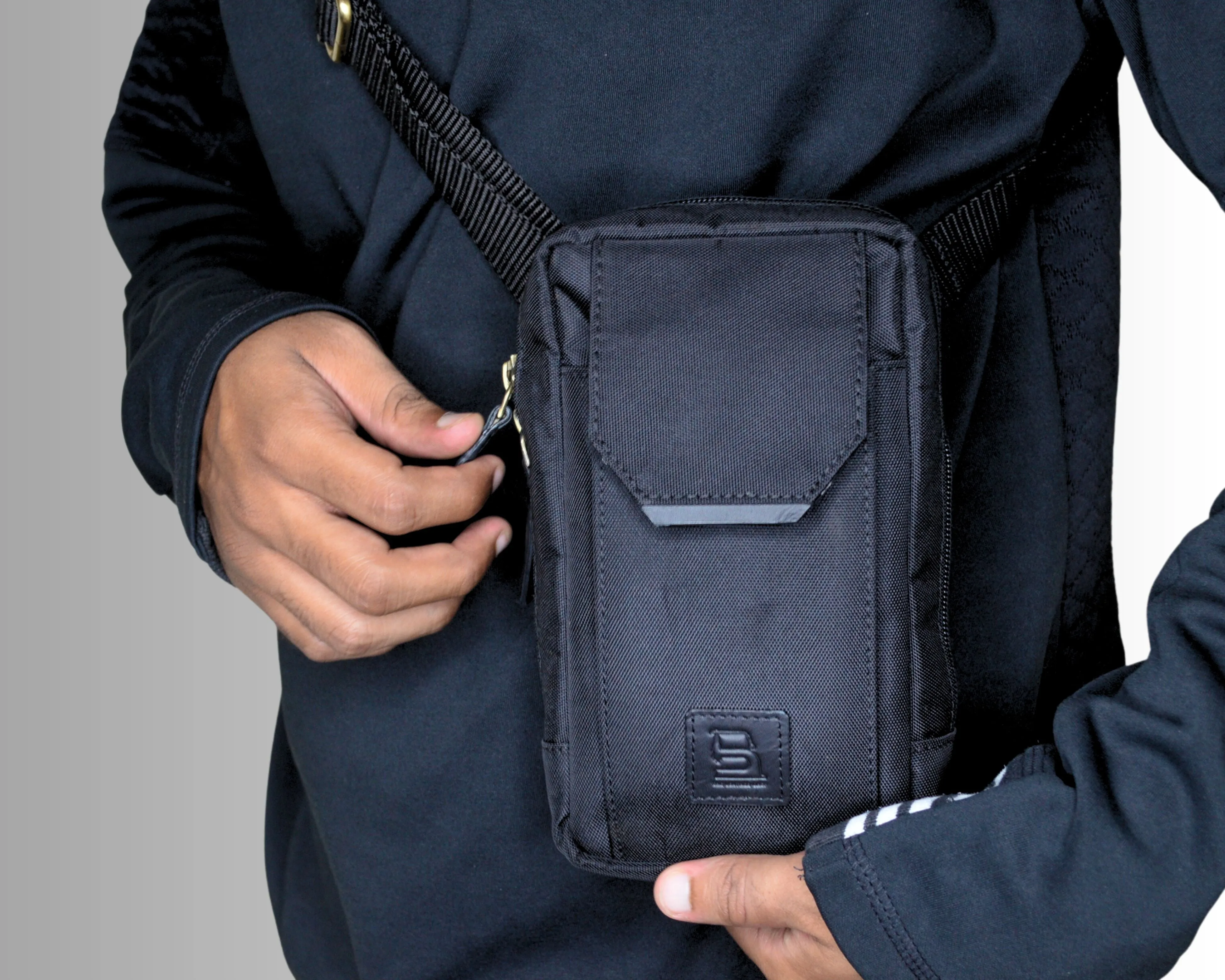 City Sling Bag - Black