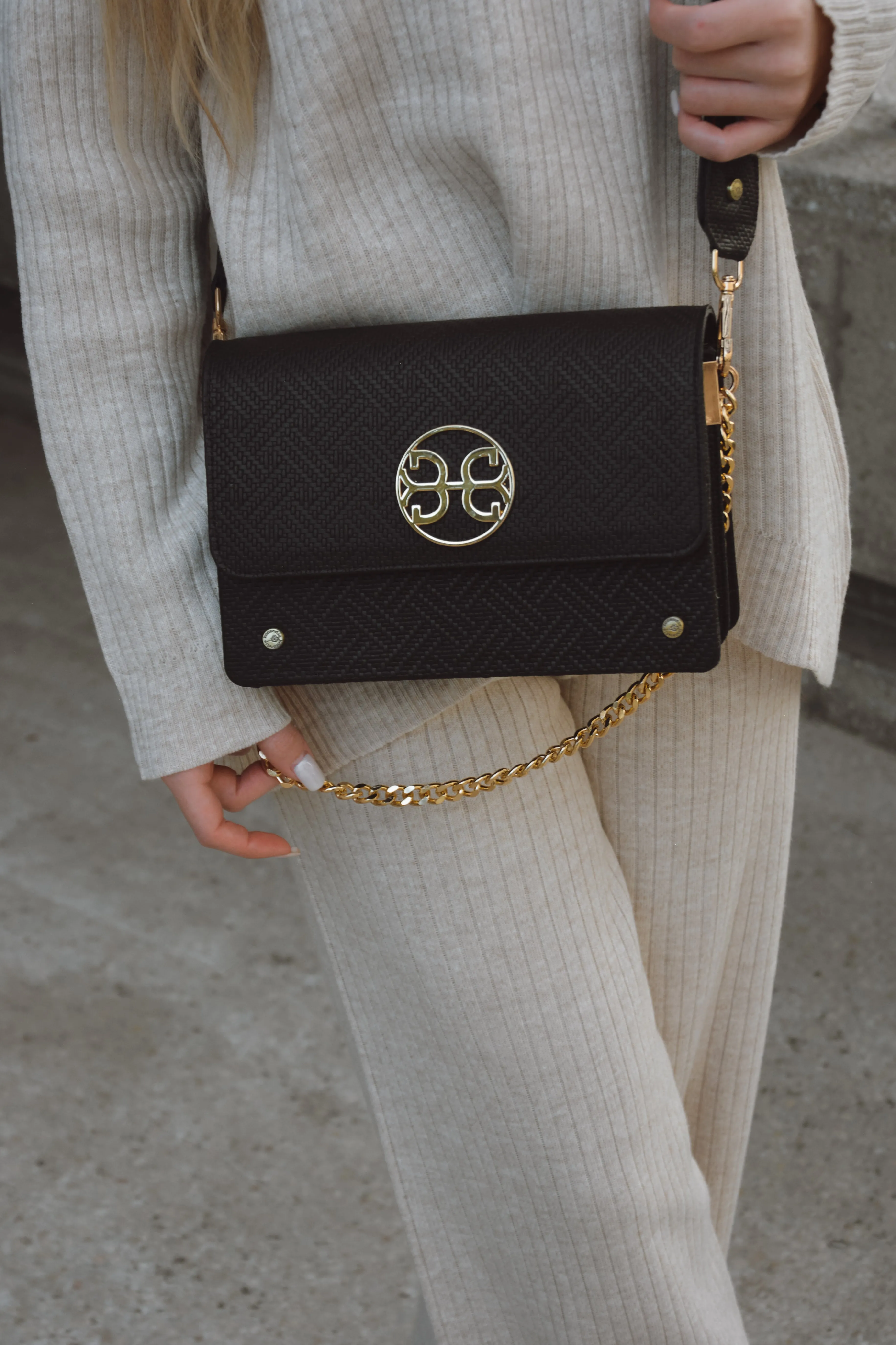 Lizy Leather Shoulder Bag - Black Textured Leather