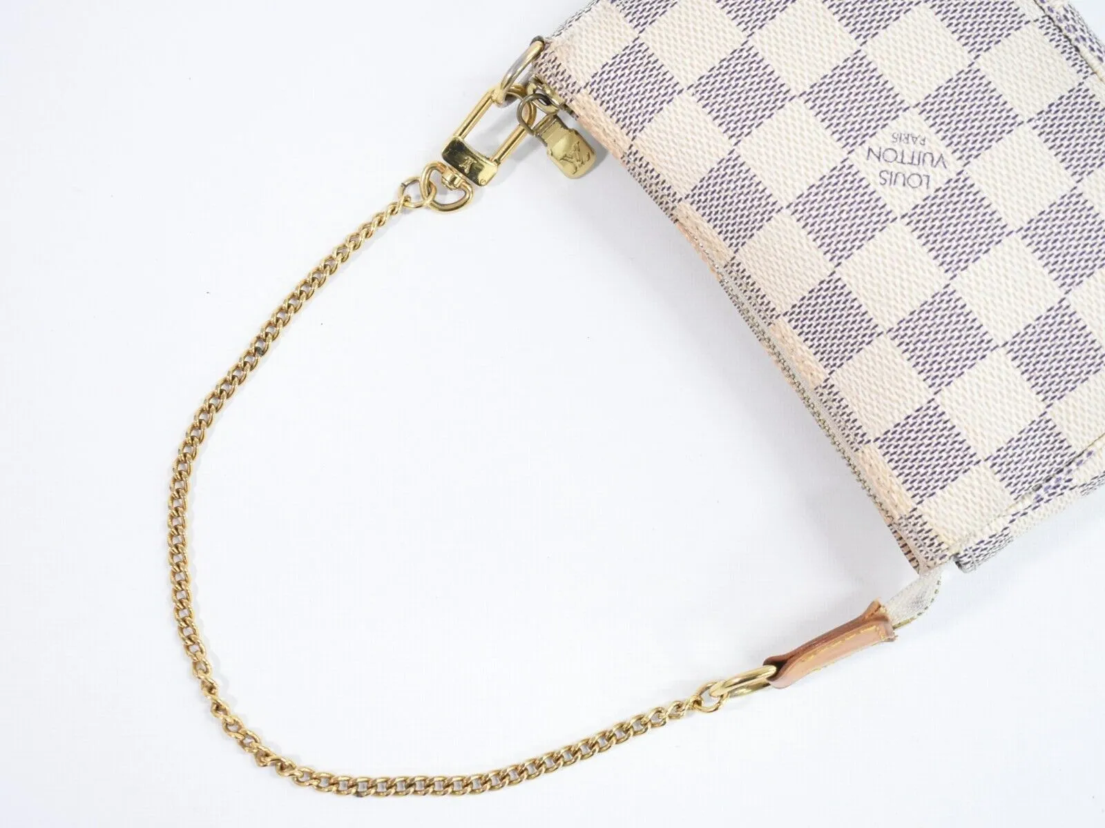 Louis Vuitton Pochette Accessoires  Canvas Clutch Bag ()