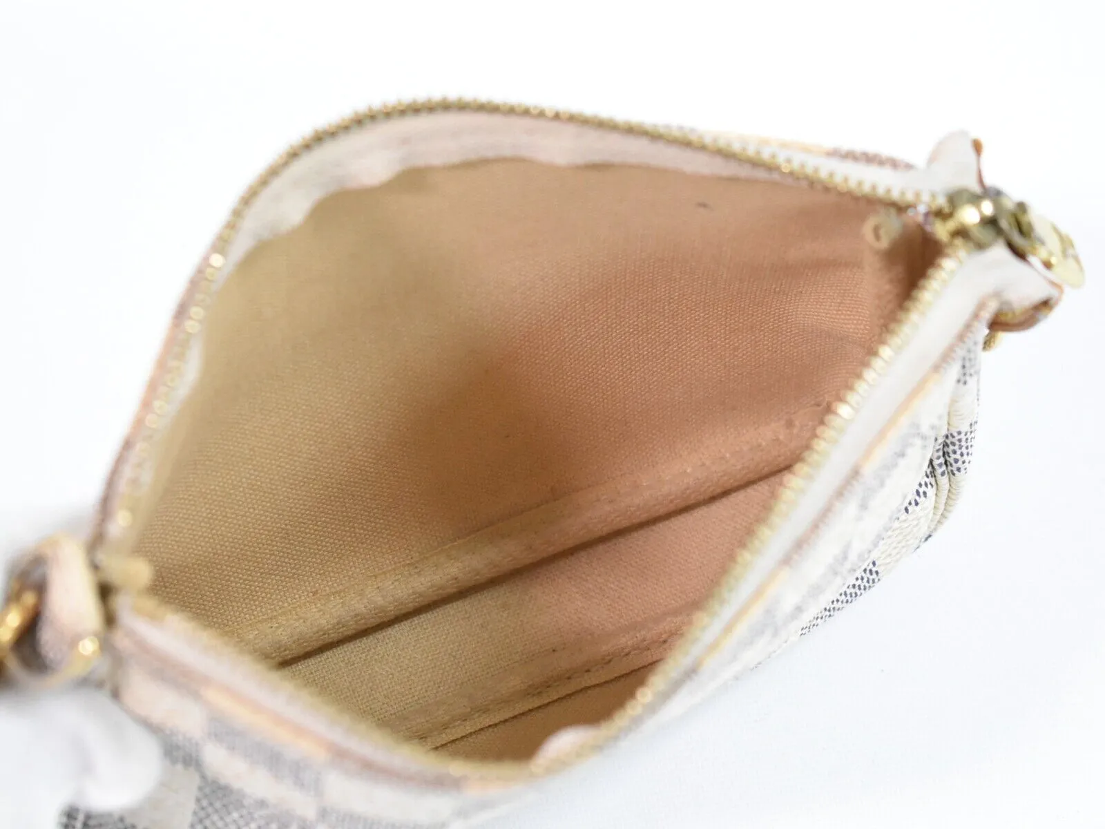 Louis Vuitton Pochette Accessoires  Canvas Clutch Bag ()