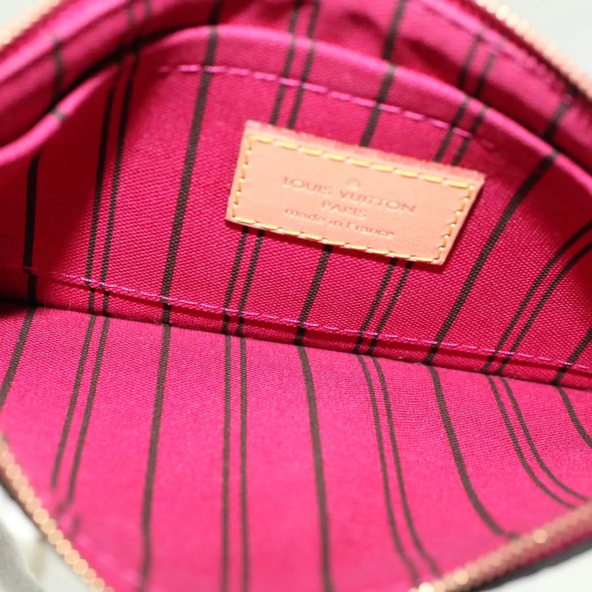 Louis Vuitton Pochette Neverfull  Canvas Clutch Bag ()