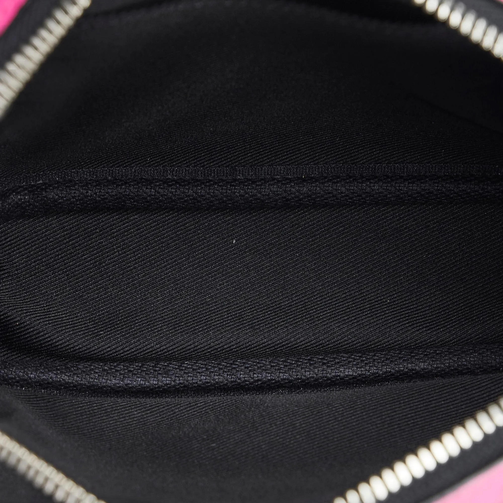 Louis Vuitton Taigarama Outdoor Pouch (SHG-iiVDLE)